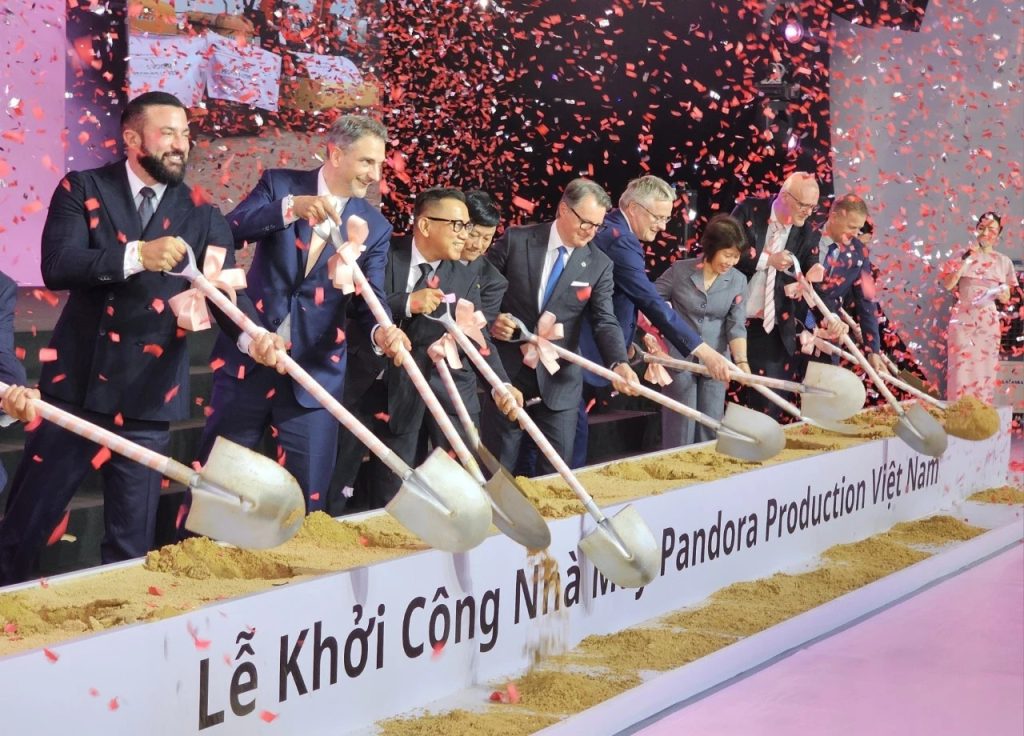 Pandora đầu tư 150 triệu USD xây dựng nhà máy tại Bình Dương, tạo 7.000 việc làm