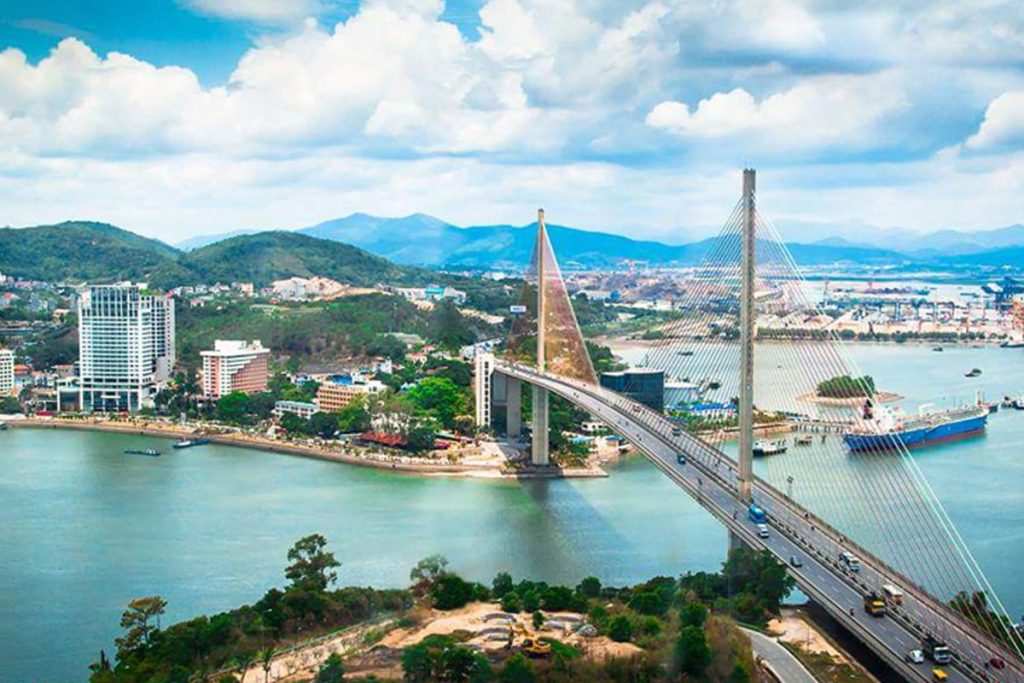 Cầu Bãi Cháy tại Quảng Ninh